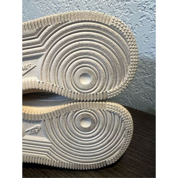 Nike AirForce 1 (low top) - Picture 6 of 12